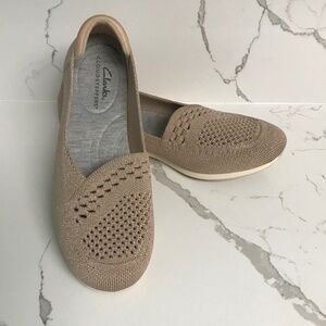 Clarks Cloudsteppers Women’s Flat Loafer Carly Metallic Star Taupe US 6